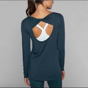 Athleta Flexlight twisted-open back workout top